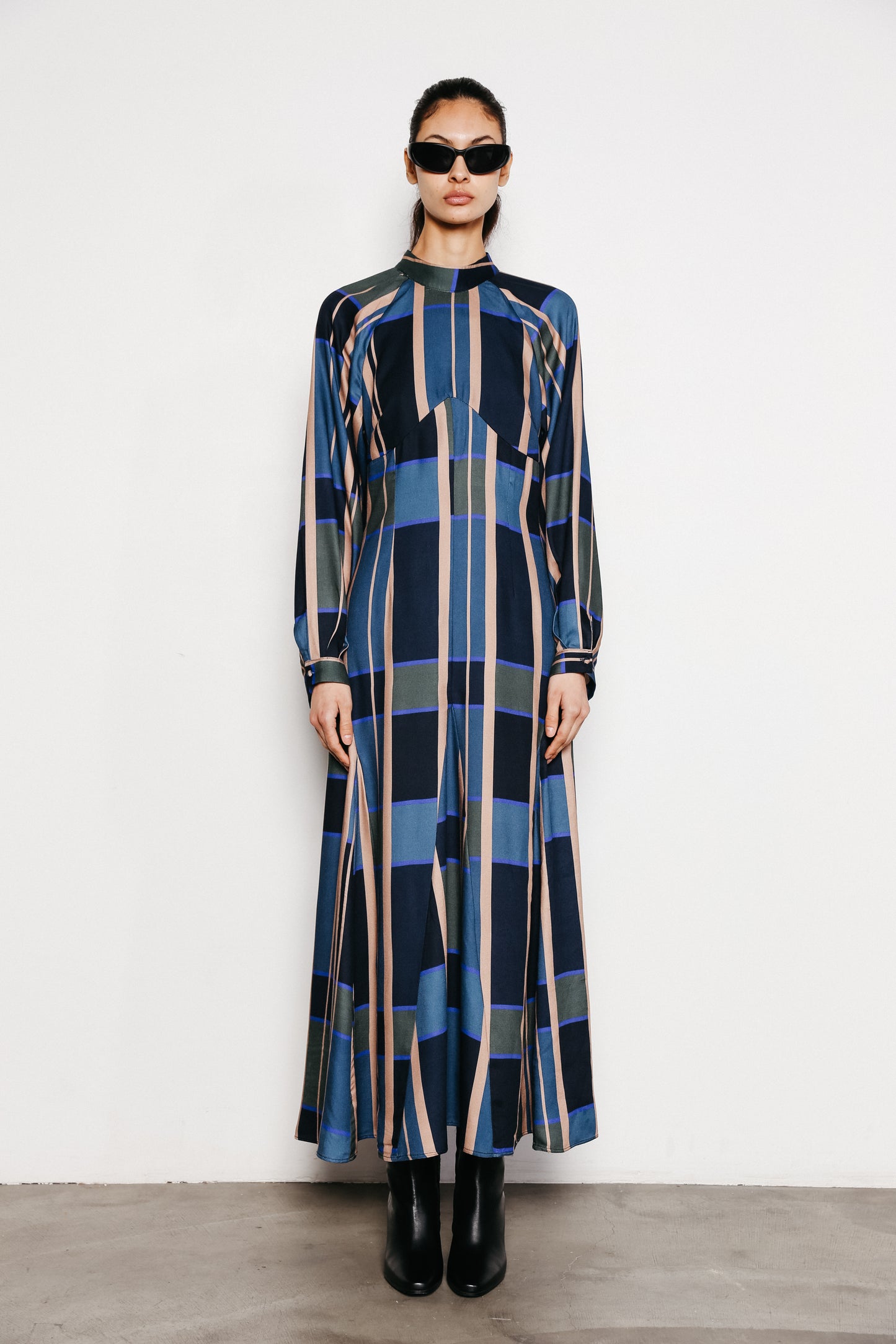 CLARA L/S GORE MIDI DRESS