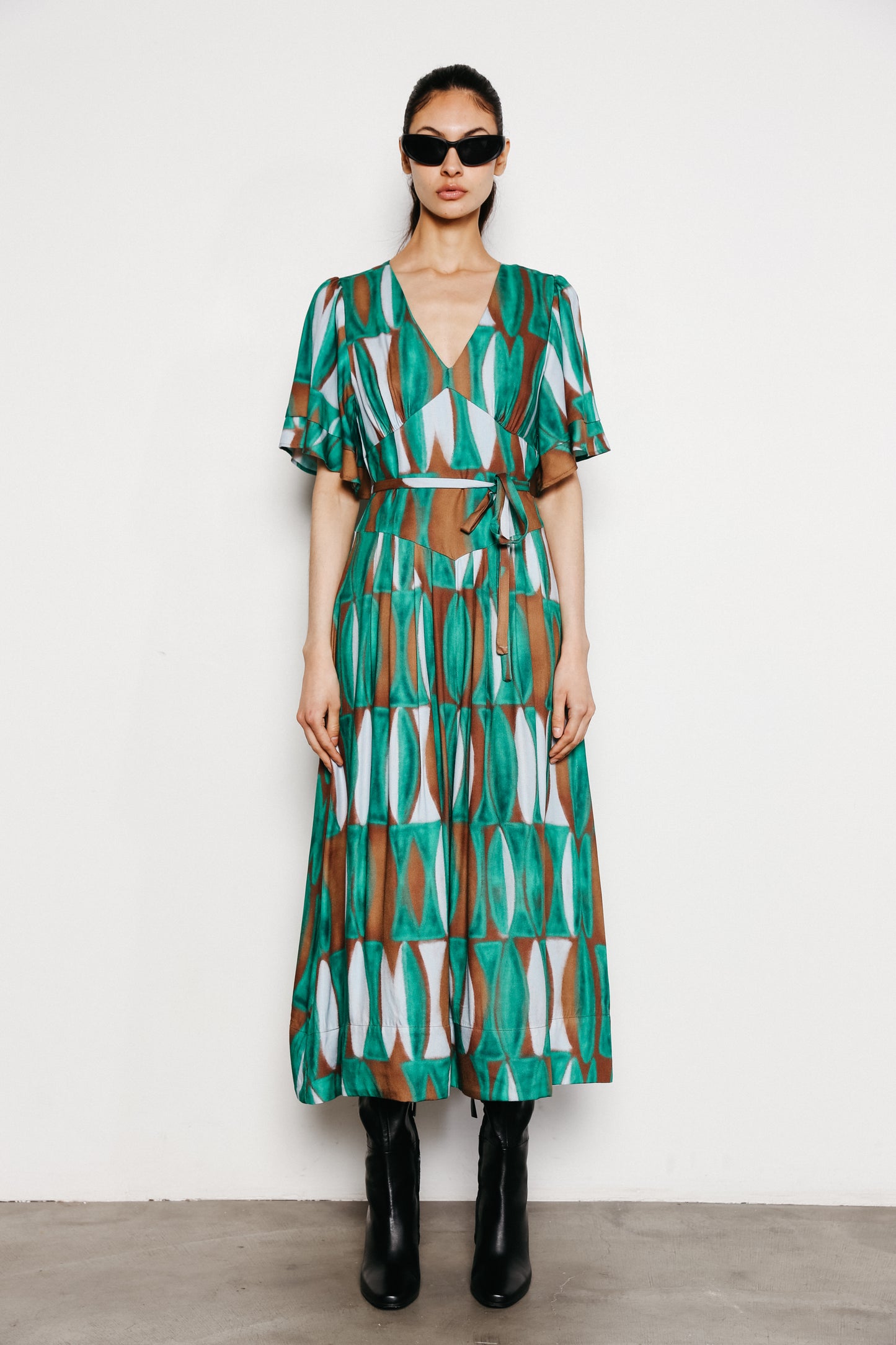 COLLEEN FLUTTER SLV MIDI DRESS